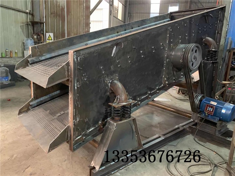 石料振動篩分機喂料不勻稱會造成哪些原因？1